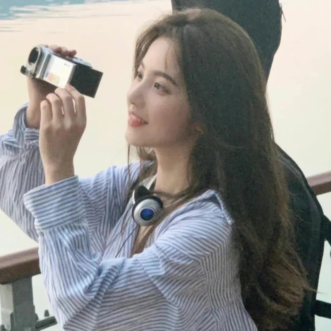 我穿越成系统爸爸